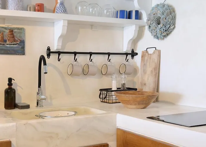 Eros Serifos Λιβάδι